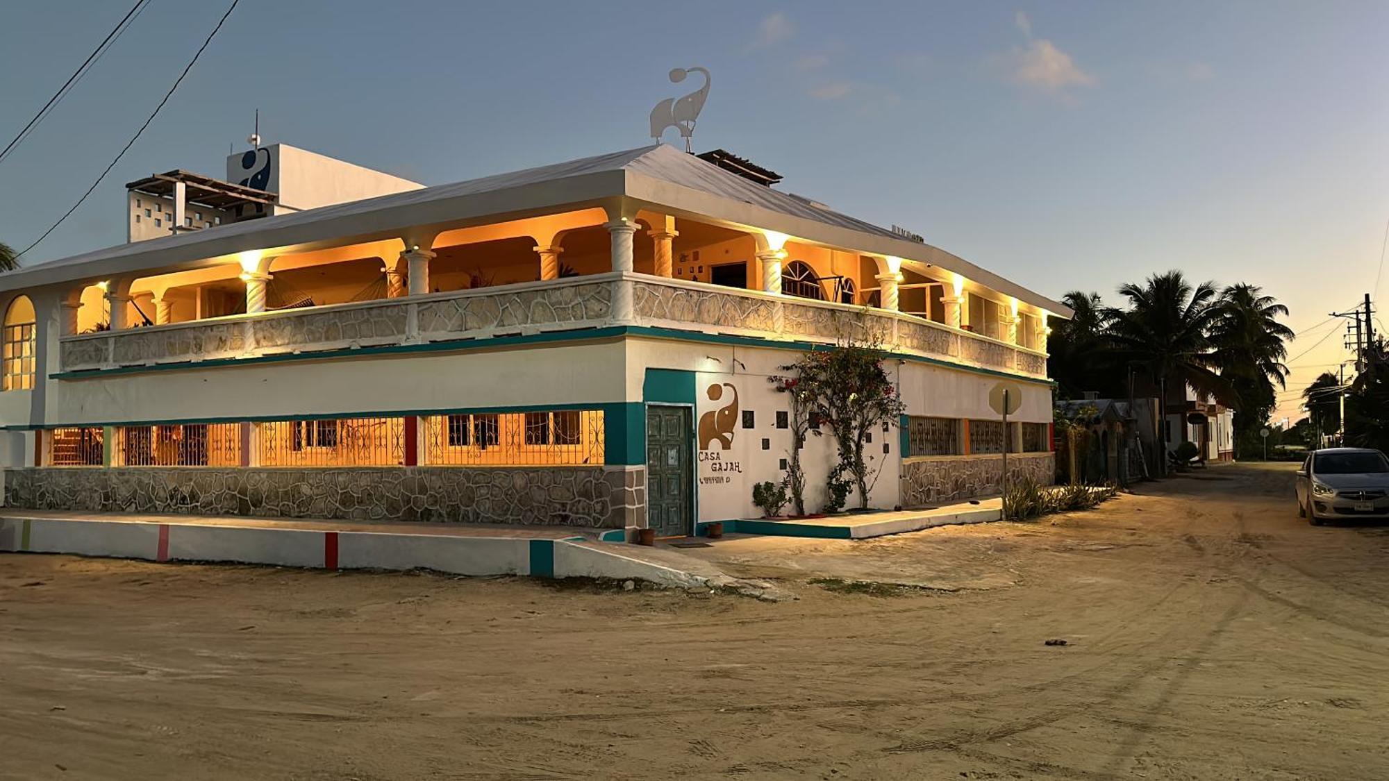Casa Gajah Hotel Cuyo El Cuyo Exterior foto